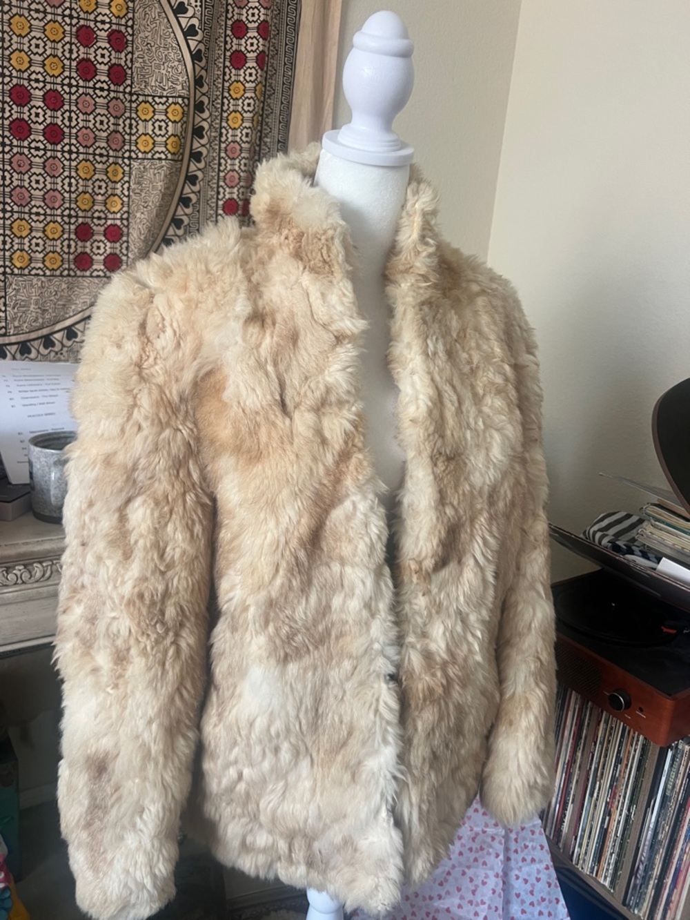 70s  Fur Coat in Cream-Tan - Elegant Women's Jacket